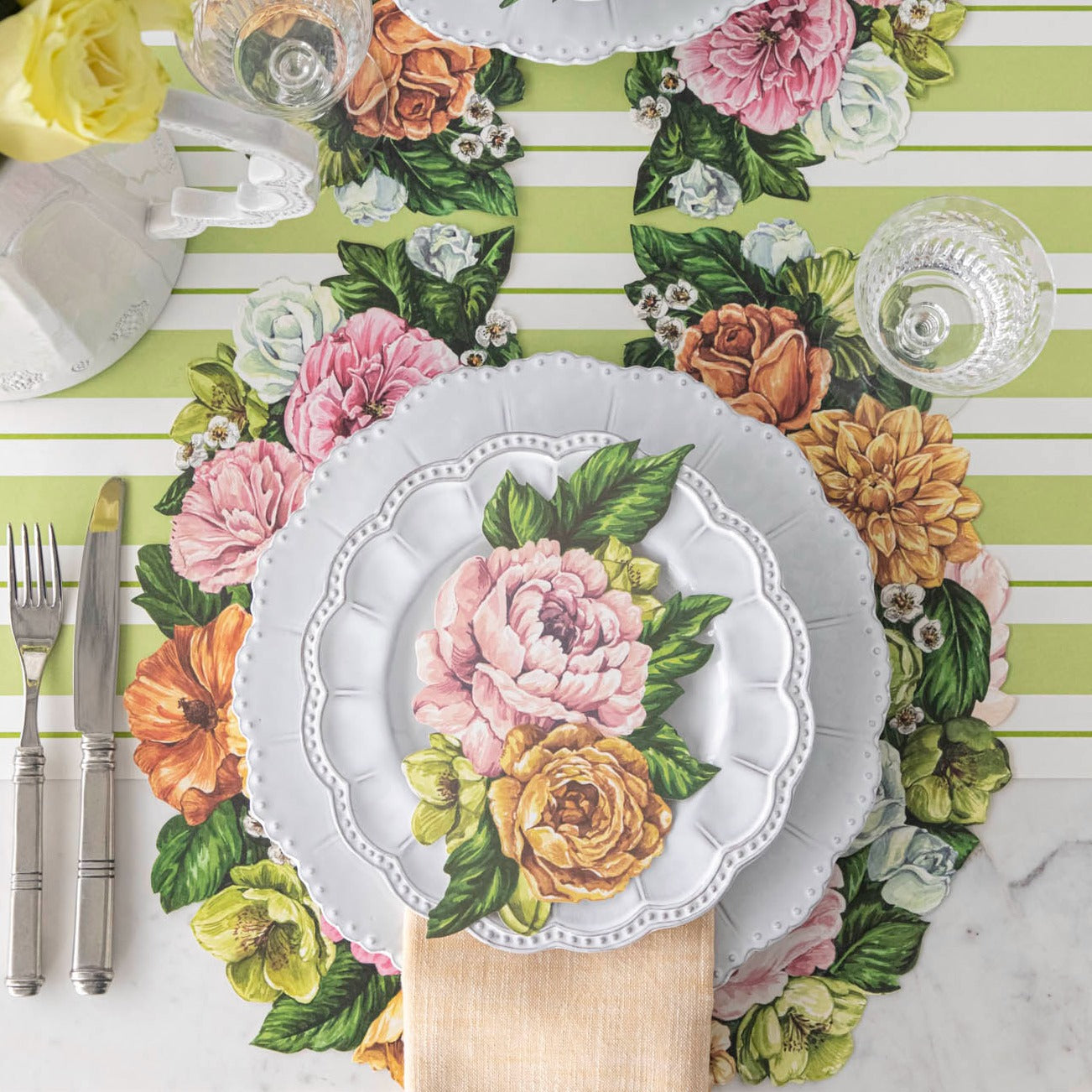 Die-cut Derby Wreath Placemat