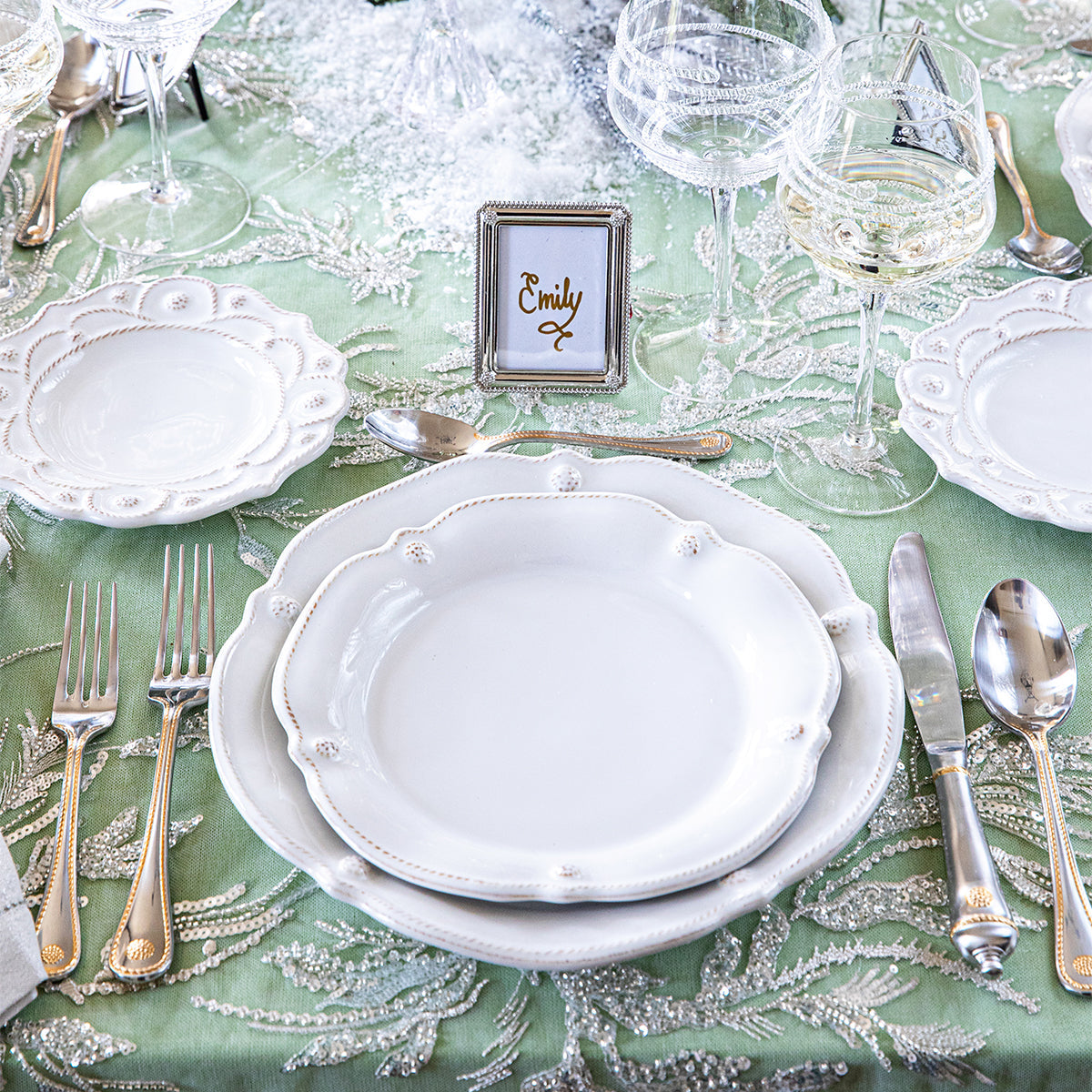 Berry & Thread Flared Dinnerware